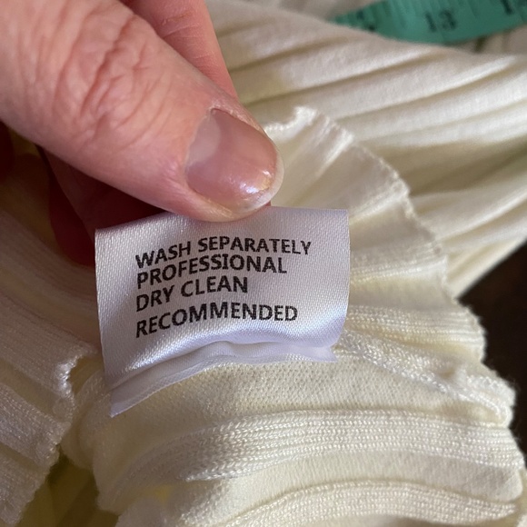 Wrap top Creamy White Sz Small - Picture 4 of 6